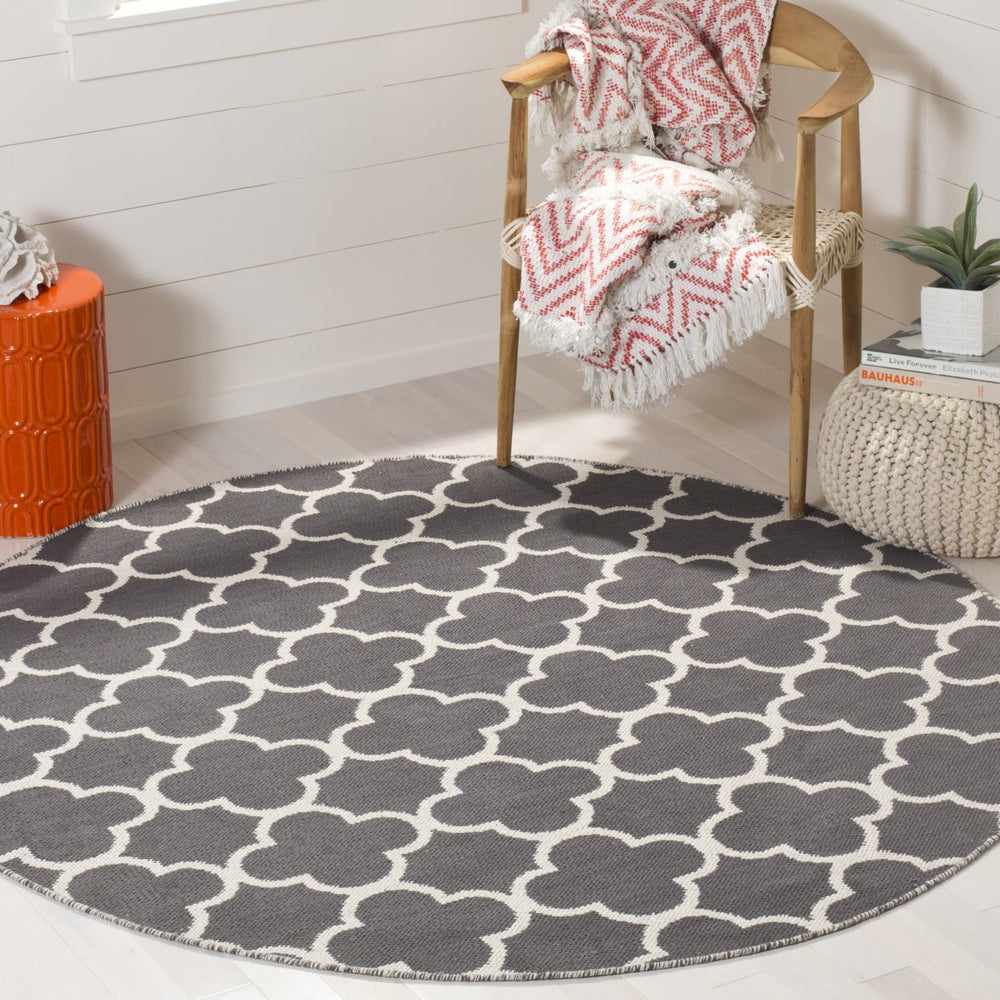 SAFAVIEH Montauk MTK725E Handwoven Dark Grey / Ivory Rug Image 2