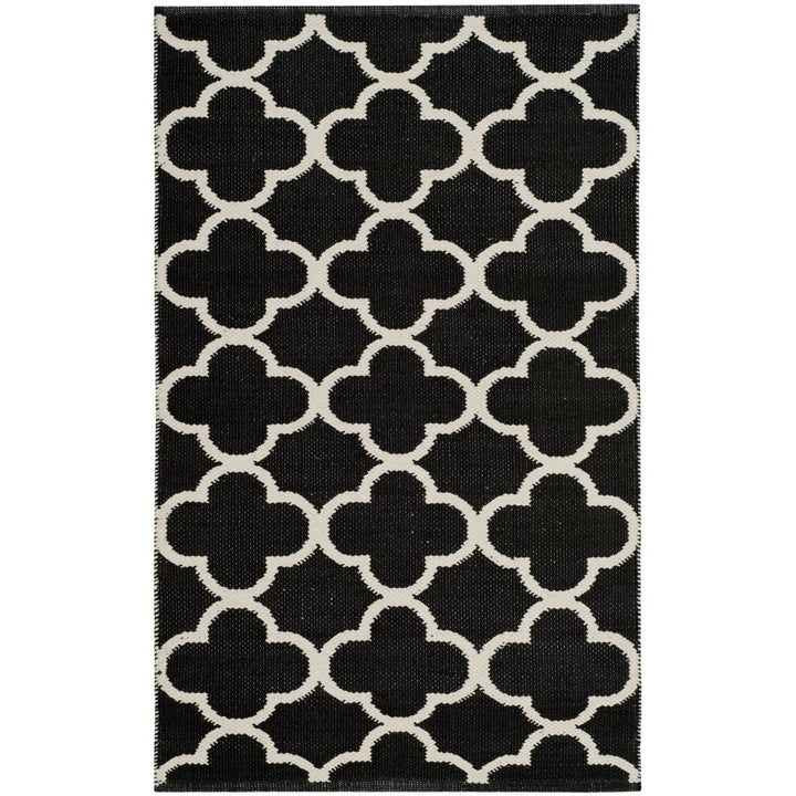 SAFAVIEH Montauk MTK725D Handwoven Black / Ivory Rug Image 1