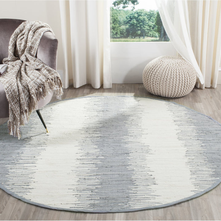 SAFAVIEH Montauk Collection MTK751K Handwoven Grey Rug Image 2