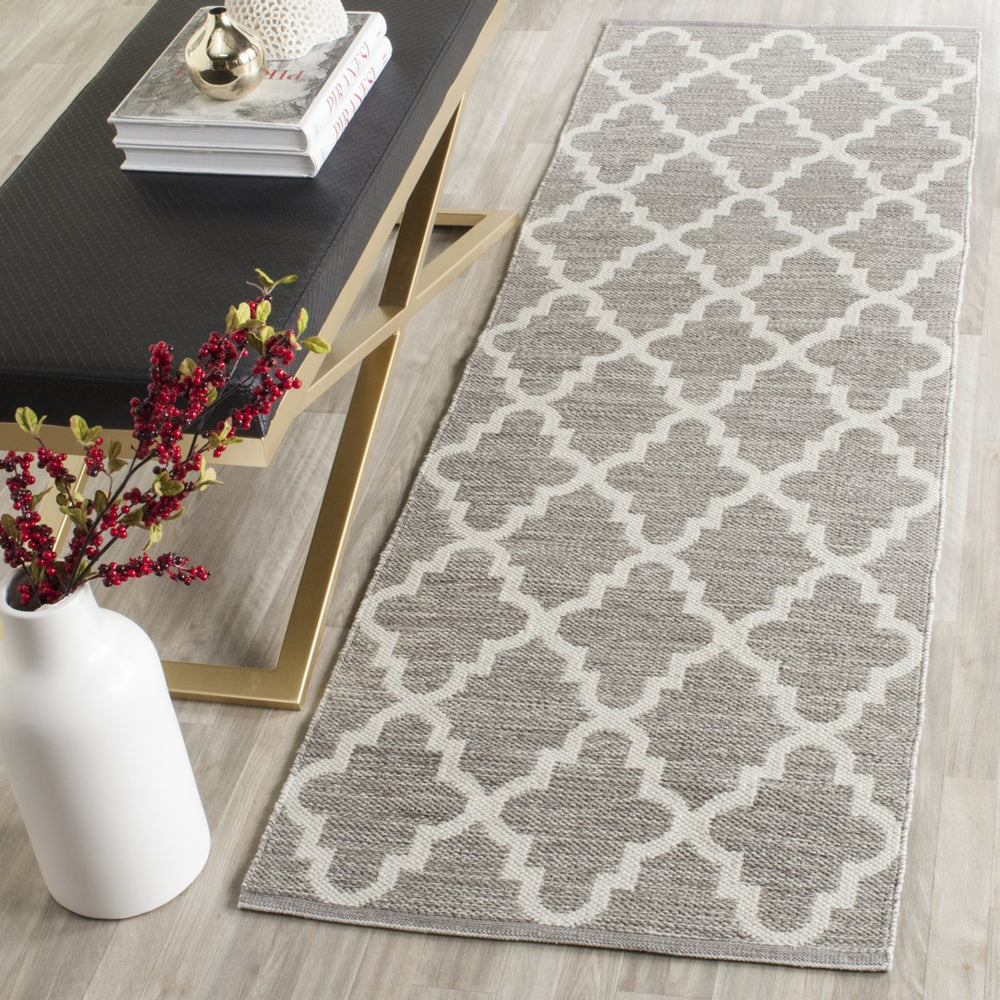 SAFAVIEH Montauk MTK810A Handwoven Grey / Ivory Rug Image 2