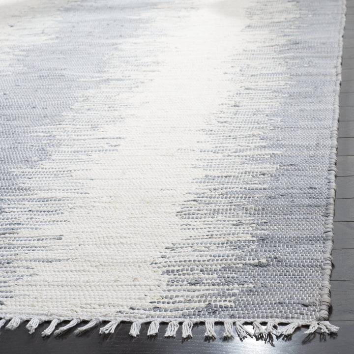 SAFAVIEH Montauk Collection MTK751K Handwoven Grey Rug Image 7