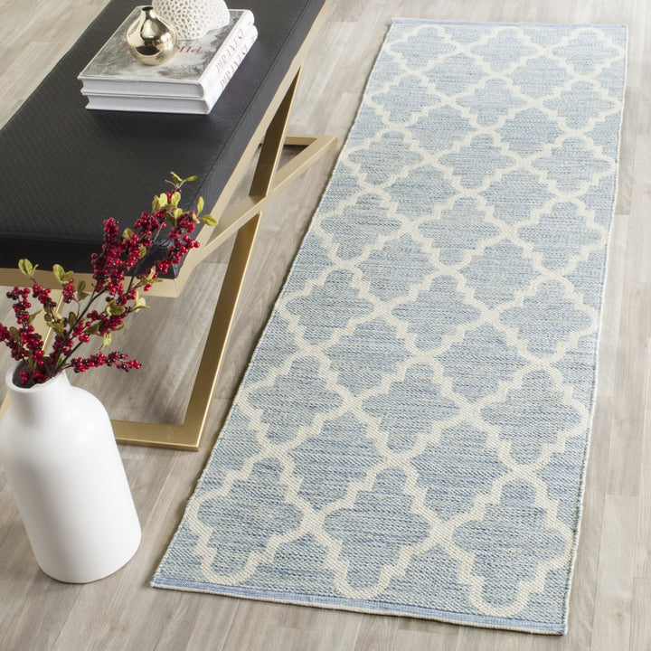 SAFAVIEH Montauk MTK810B Handwoven Light Blue /Ivory Rug Image 3