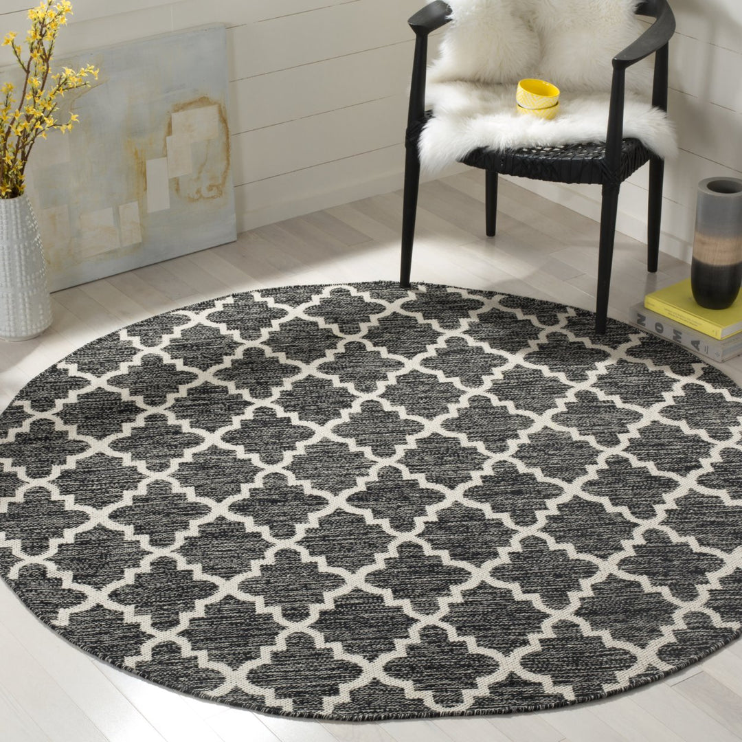 SAFAVIEH Montauk MTK810D Handwoven Black / Ivory Rug Image 2