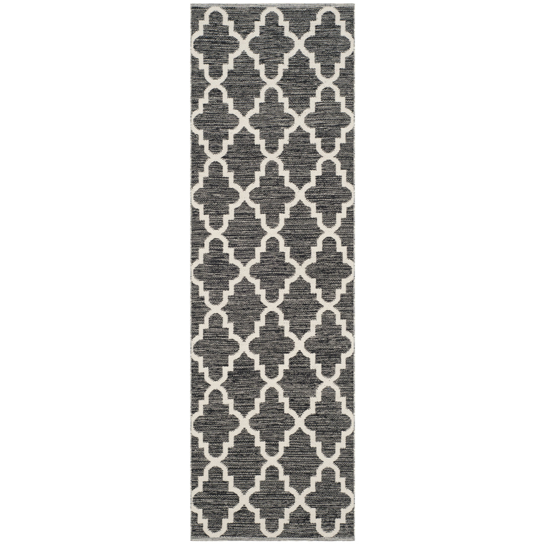 SAFAVIEH Montauk MTK810D Handwoven Black / Ivory Rug Image 5