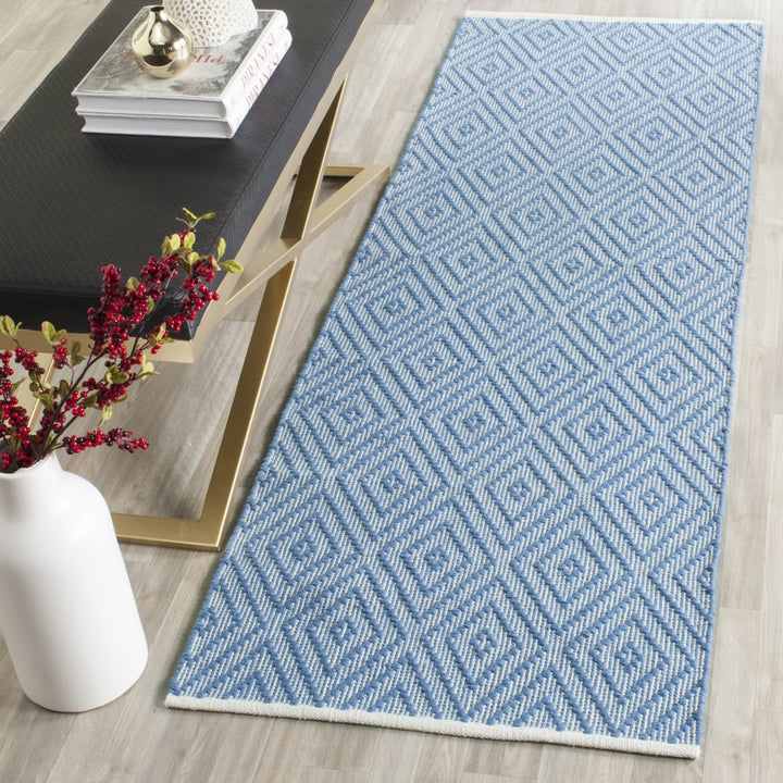 SAFAVIEH Montauk MTK811B Handwoven Blue / Ivory Rug Image 2