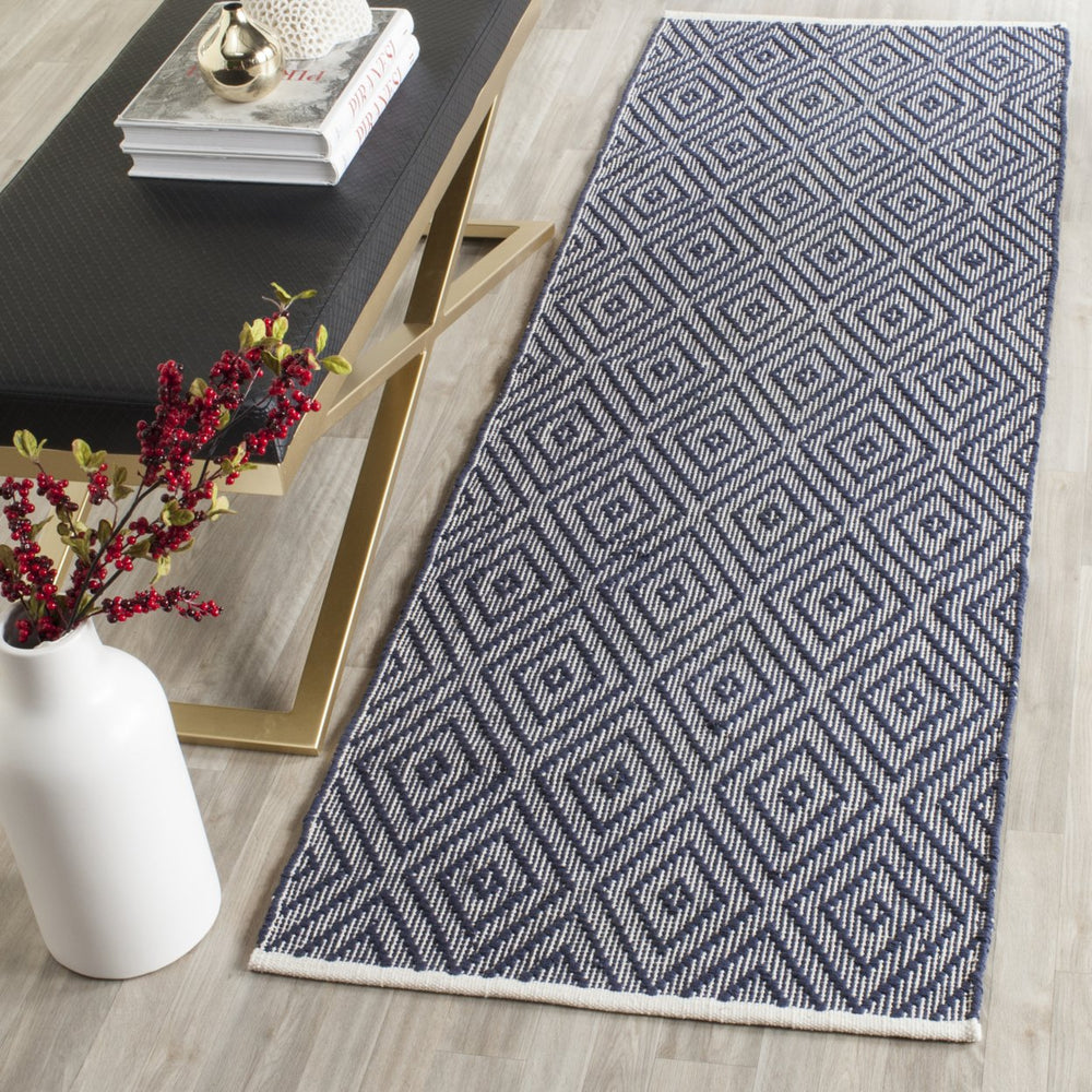 SAFAVIEH Montauk MTK811C Handwoven Navy / Ivory Rug Image 2