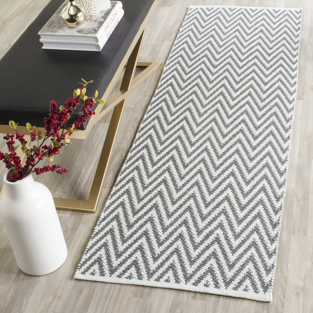 SAFAVIEH Montauk MTK812A Handwoven Grey / Ivory Rug Image 2