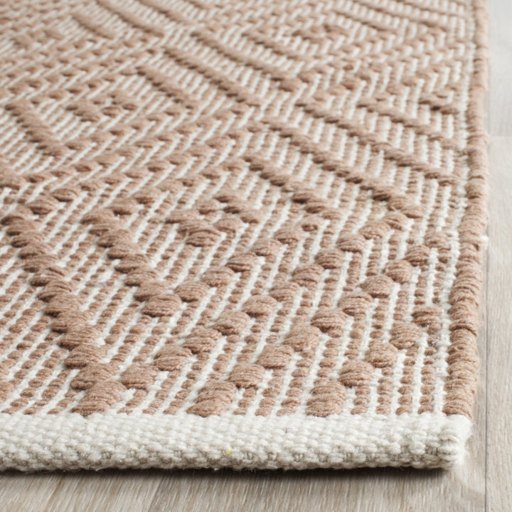 SAFAVIEH Montauk MTK811E Handwoven Beige / Ivory Rug Image 4