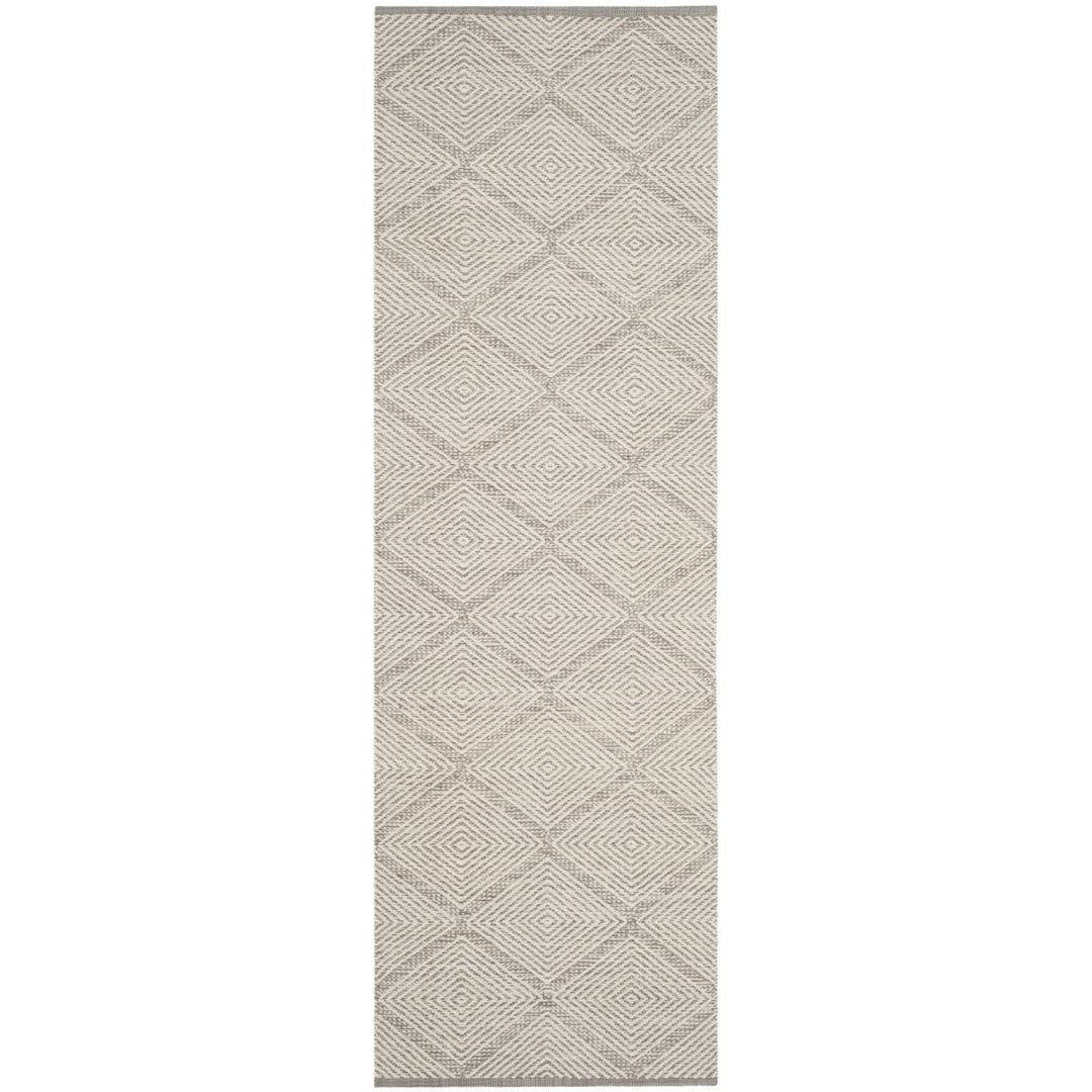 SAFAVIEH Montauk Collection MTK821A Handwoven Grey Rug Image 1