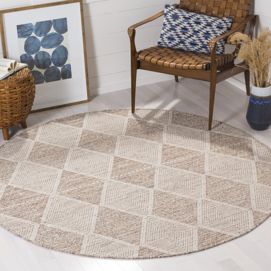 SAFAVIEH Montauk Collection MTK822E Handwoven Beige Rug Image 2