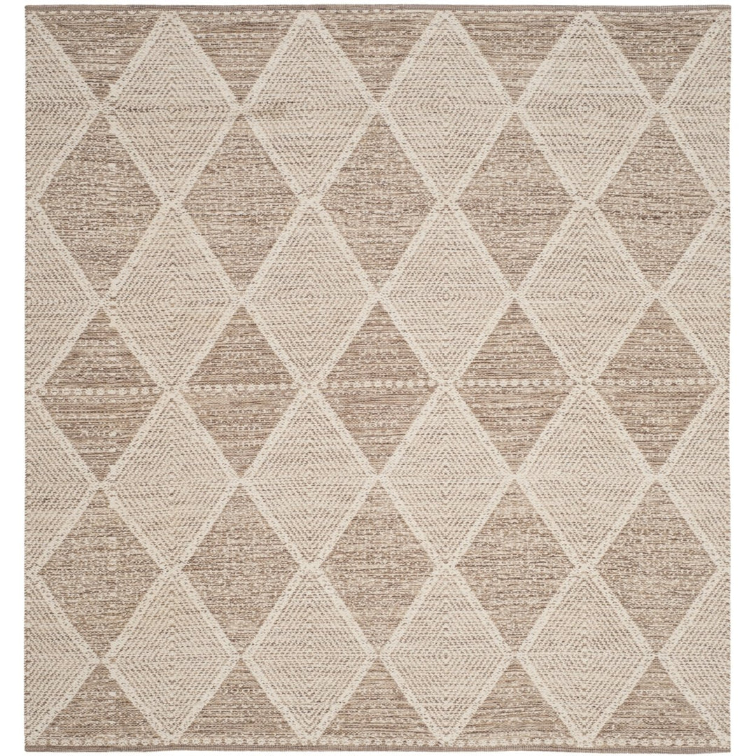 SAFAVIEH Montauk Collection MTK822E Handwoven Beige Rug Image 6