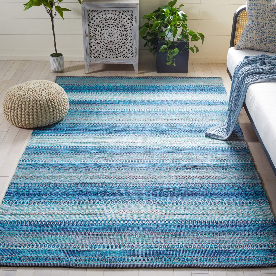 SAFAVIEH Montauk MTK851G Handwoven Grey / Blue Rug Image 1