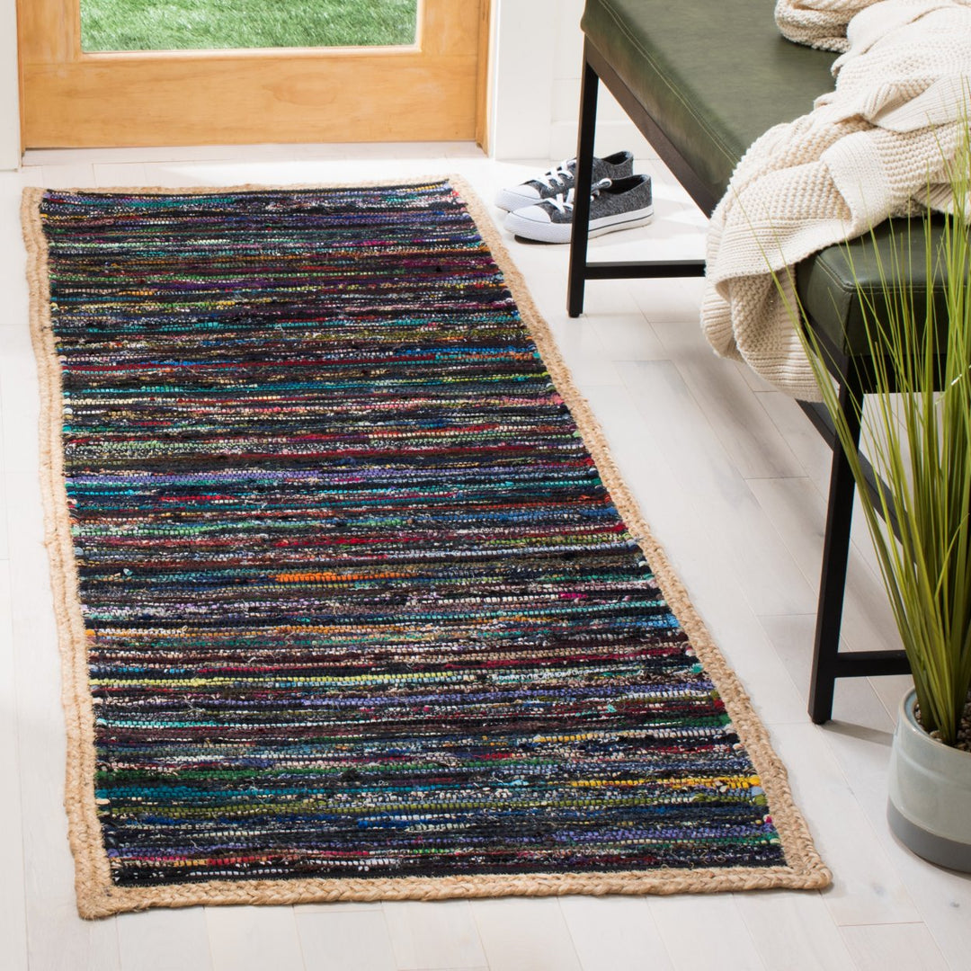 SAFAVIEH Montauk MTK960Z Handwoven Black / Natural Rug Image 2