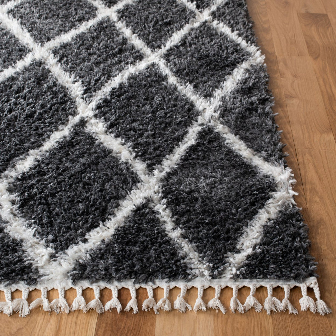 SAFAVIEH Moroccan Tassel Shag MTS359F Grey / Ivory Rug Image 7