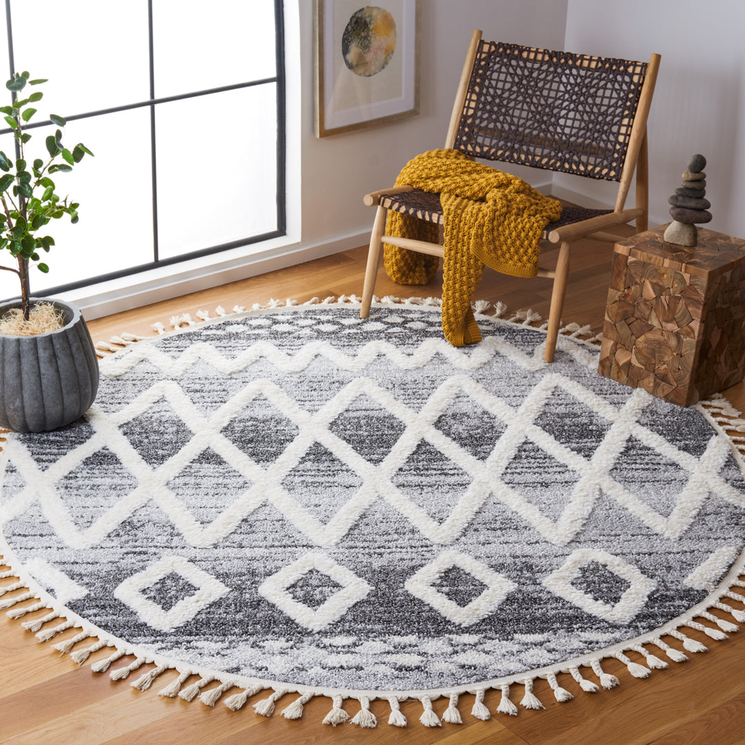 SAFAVIEH Moroccan Tassel Shag MTS626F Grey / Ivory Rug Image 2