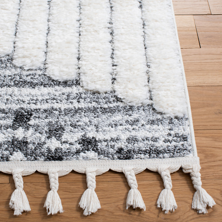 SAFAVIEH Moroccan Tassel Shag MTS624F Grey / Ivory Rug Image 7