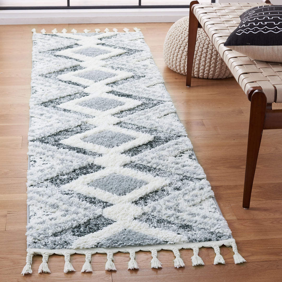 SAFAVIEH Moroccan Tassel Shag MTS676F Grey / Ivory Rug Image 3