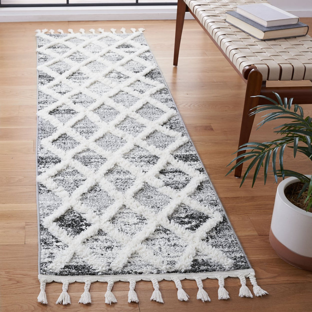 SAFAVIEH Moroccan Tassel Shag MTS674F Grey / Ivory Rug Image 3