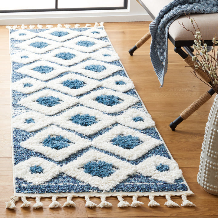 SAFAVIEH Moroccan Tassel Shag MTS664M Blue / Ivory Rug Image 3