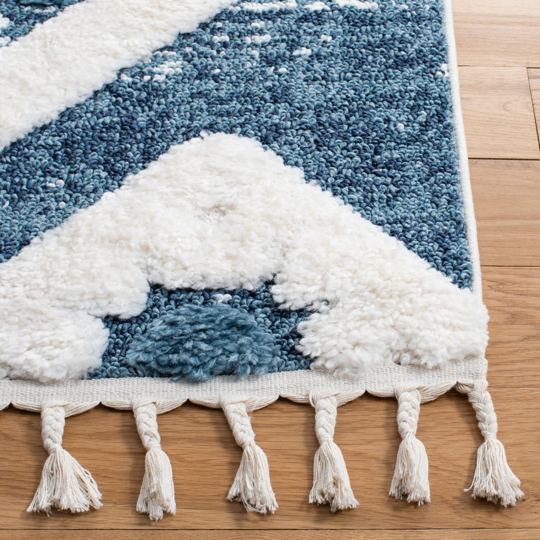 SAFAVIEH Moroccan Tassel Shag MTS664M Blue / Ivory Rug Image 7