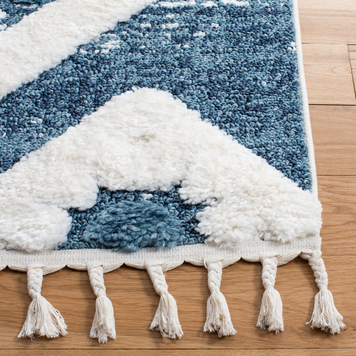 SAFAVIEH Moroccan Tassel Shag MTS664M Blue / Ivory Rug Image 7