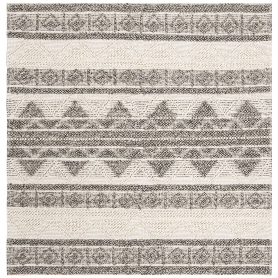 SAFAVIEH Natura NAT104A Handwoven Ivory / Grey Rug Image 4