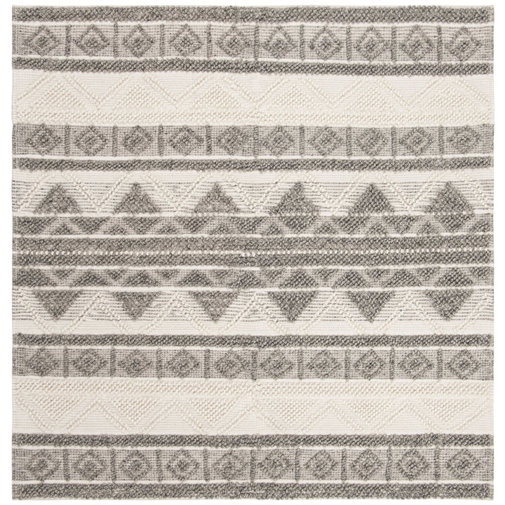 SAFAVIEH Natura NAT104A Handwoven Ivory / Grey Rug Image 4