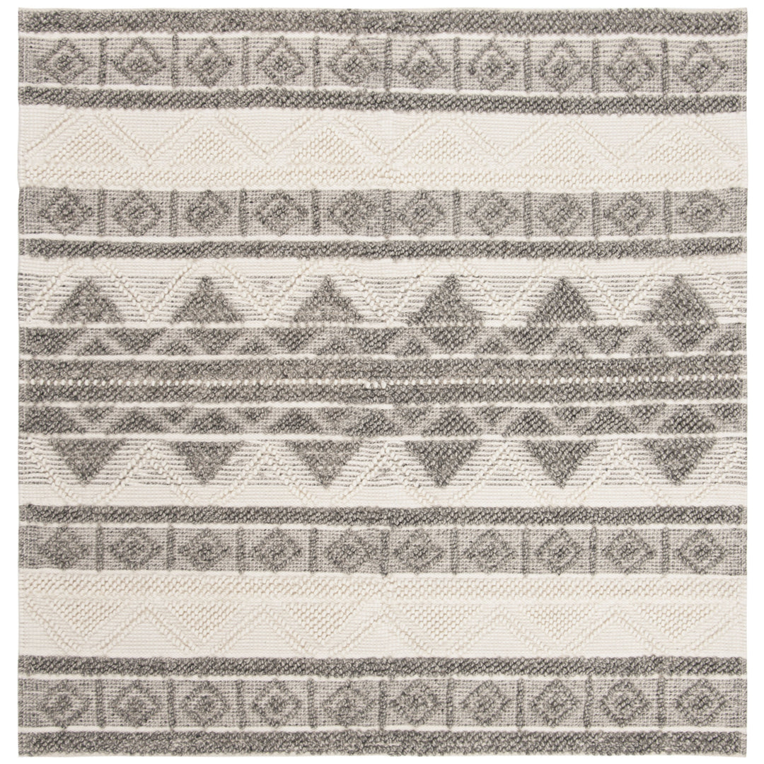 SAFAVIEH Natura NAT104A Handwoven Ivory / Grey Rug Image 9