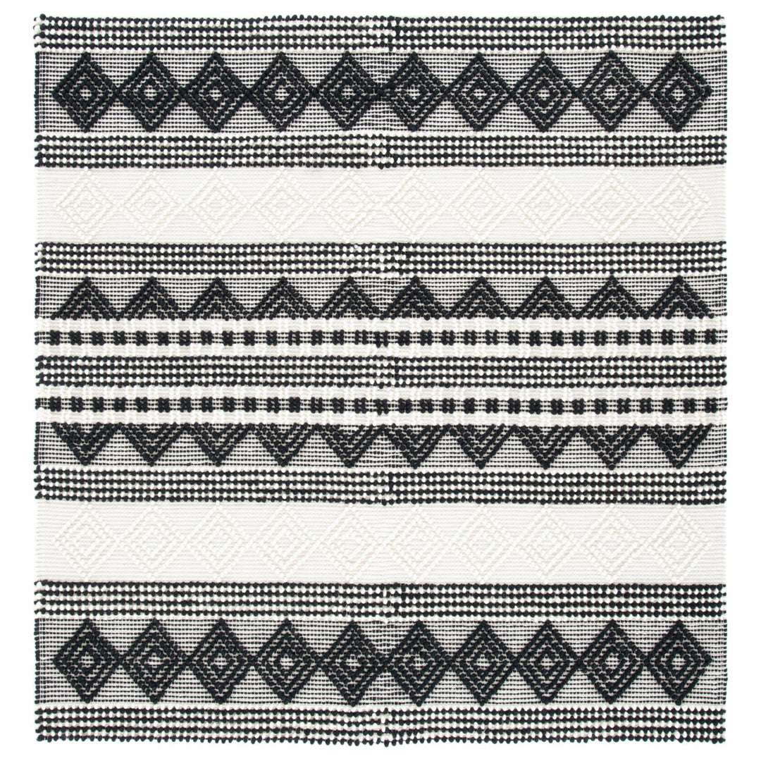 SAFAVIEH Natura NAT102Z Handwoven Black / Ivory Rug Image 1