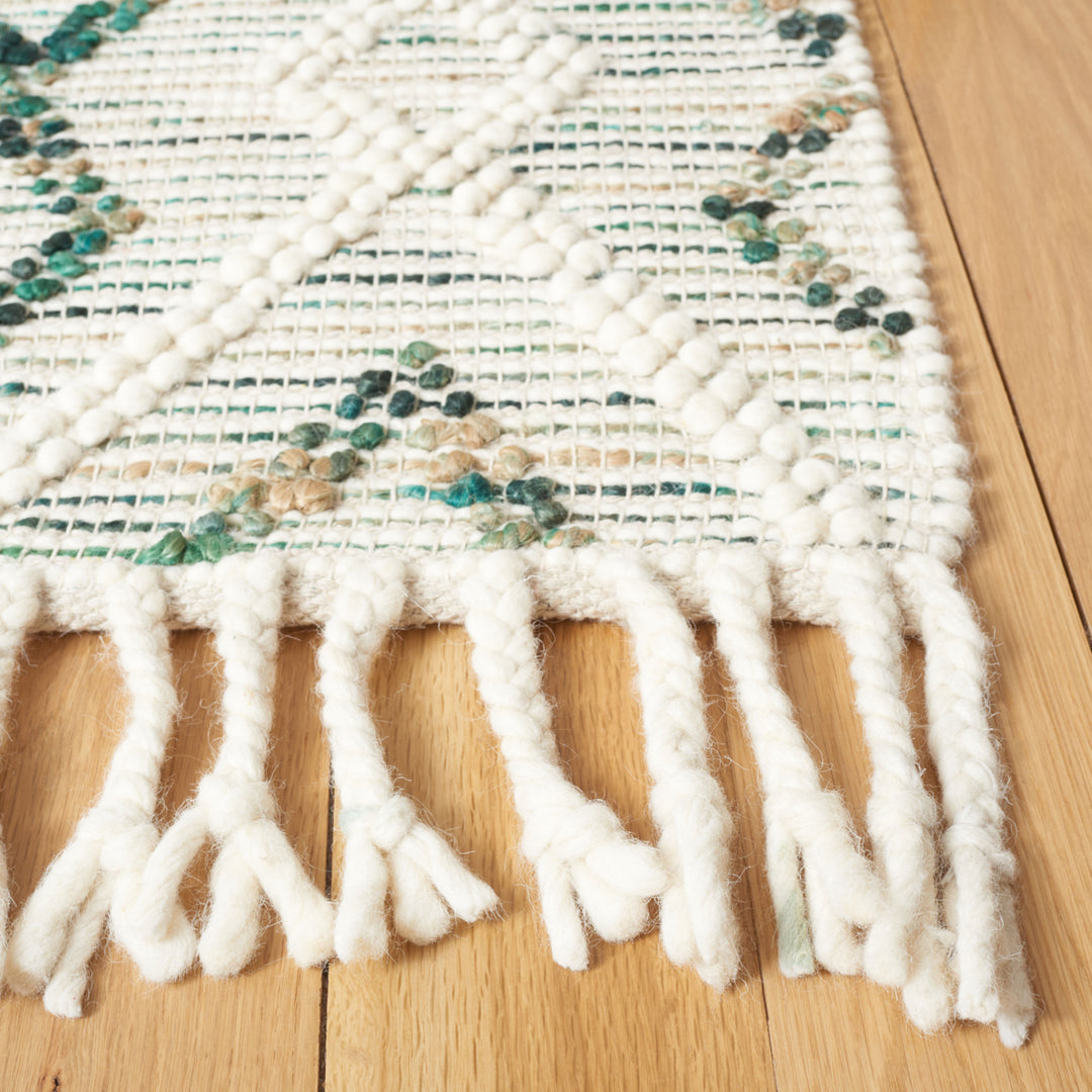 SAFAVIEH Natura NAT180Y Handmade Ivory / Emerald Rug Image 7