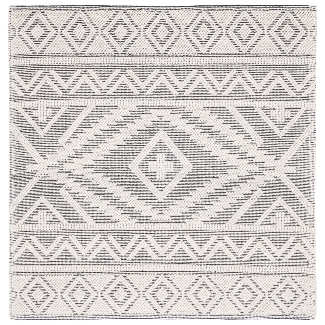 SAFAVIEH Natura NAT275Z Handwoven Black / Ivory Rug Image 1