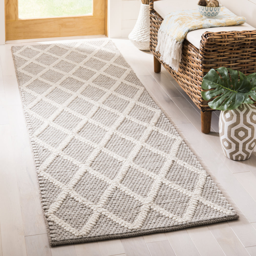 SAFAVIEH Natura Collection NAT310C Handwoven Grey Rug Image 2