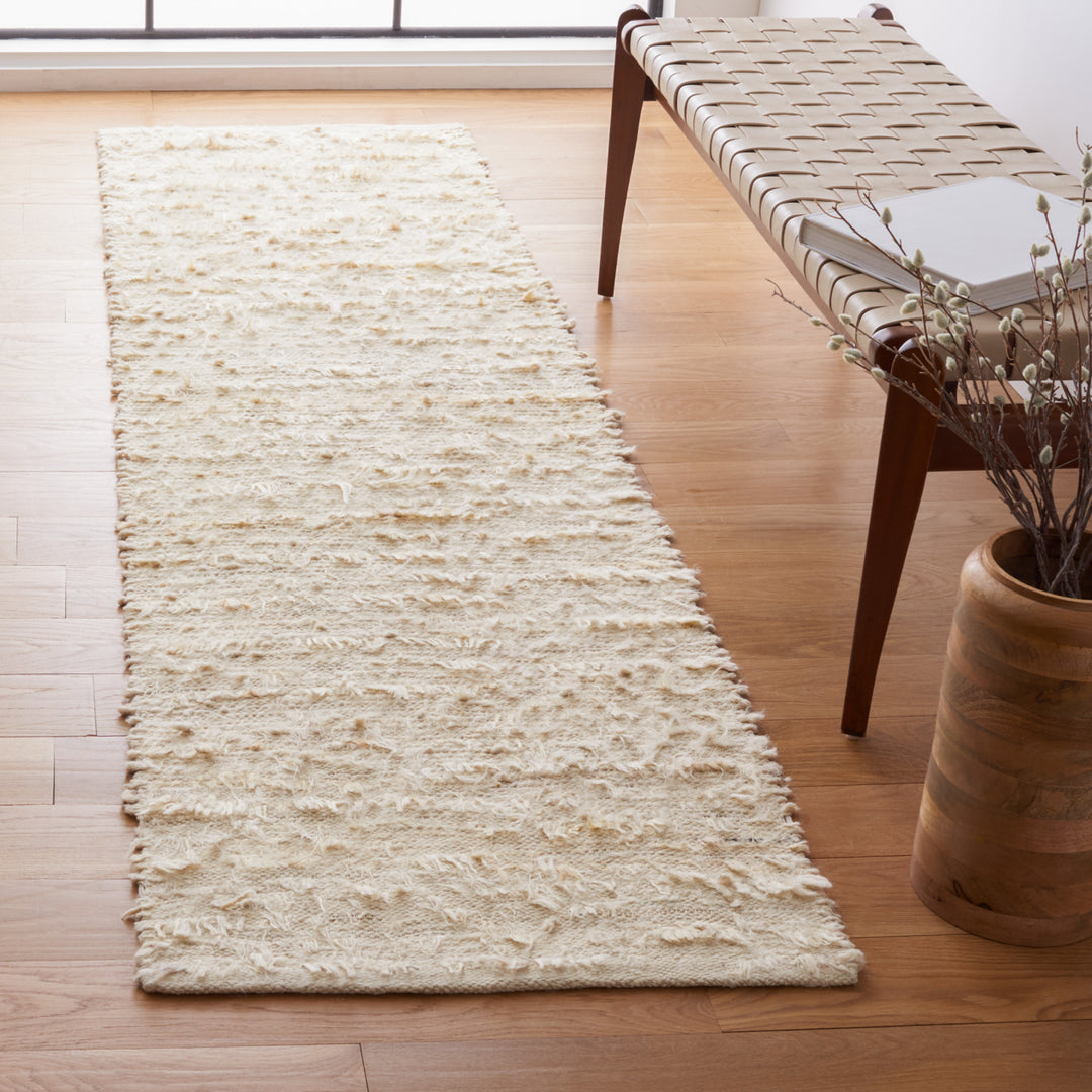 SAFAVIEH Natura Collection NAT322A Handwoven Ivory Rug Image 3