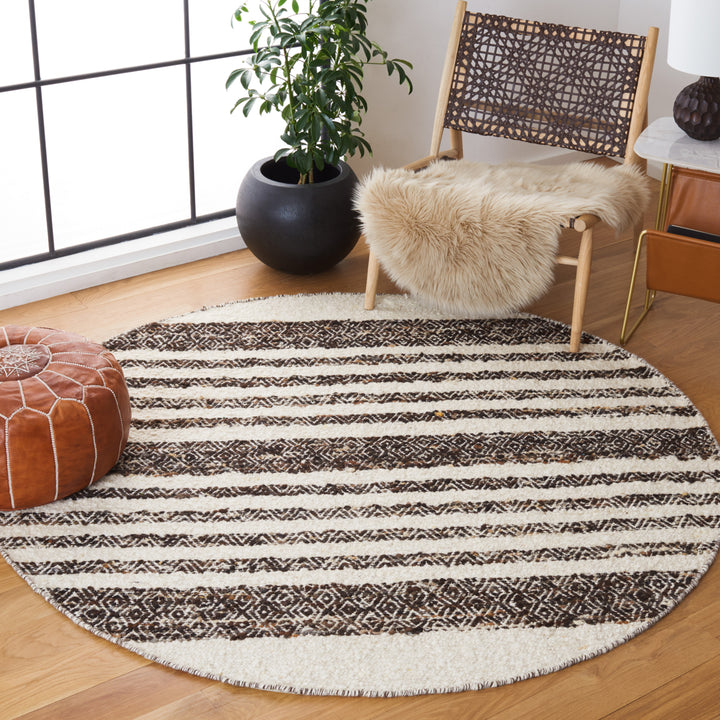 SAFAVIEH Natura NAT329Z Handwoven Black / Ivory Rug Image 2