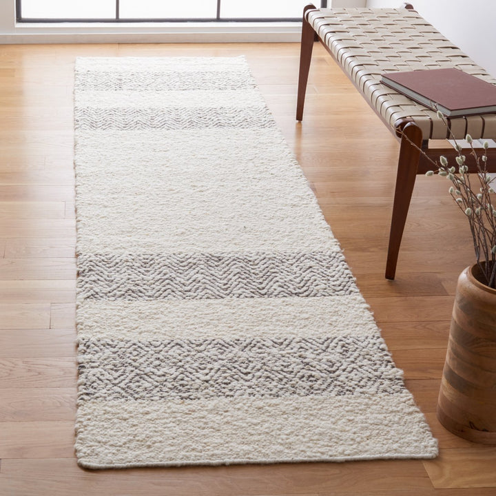 SAFAVIEH Natura Collection NAT332A Handwoven Ivory Rug Image 3