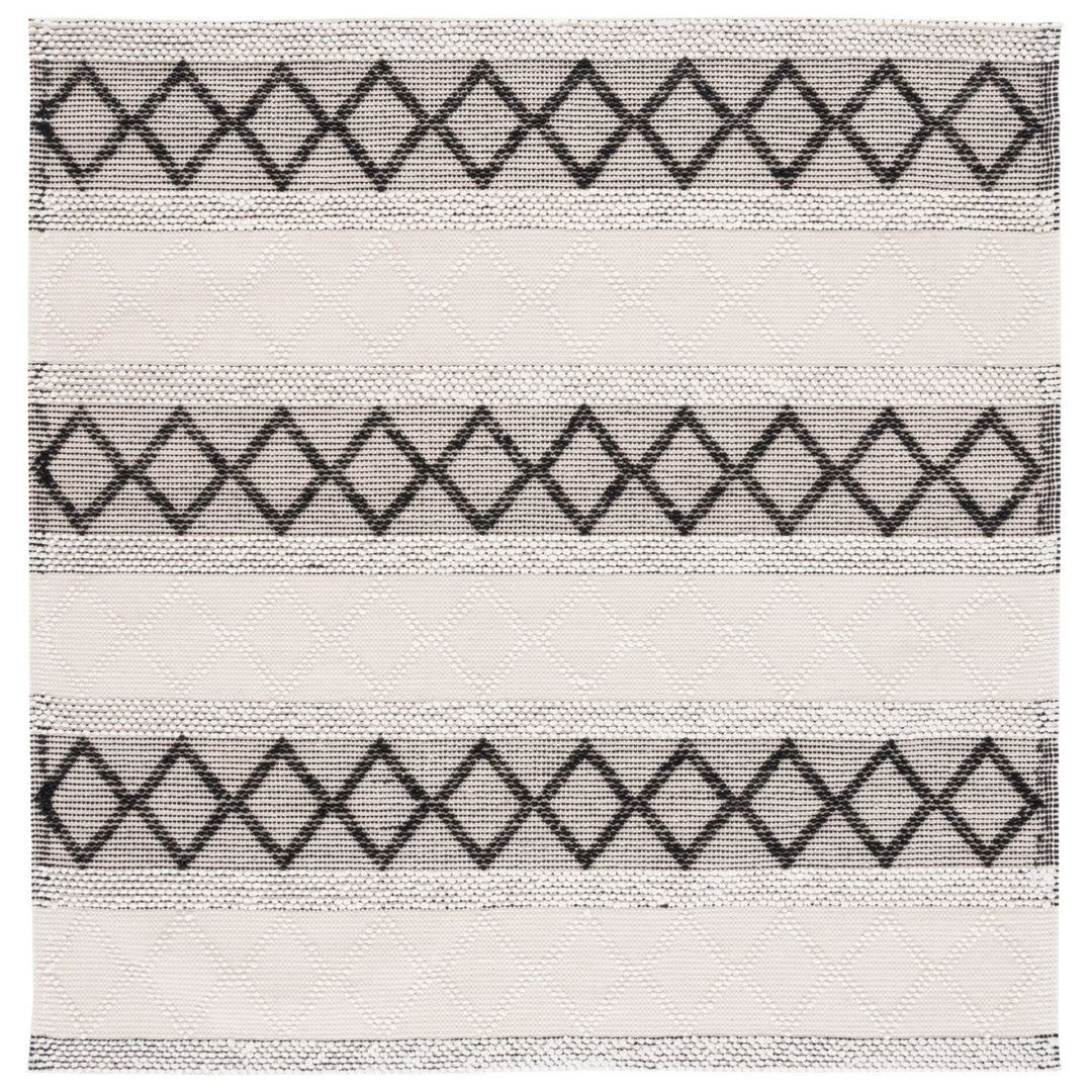 SAFAVIEH Natura NAT334A Handwoven Ivory / Black Rug Image 1