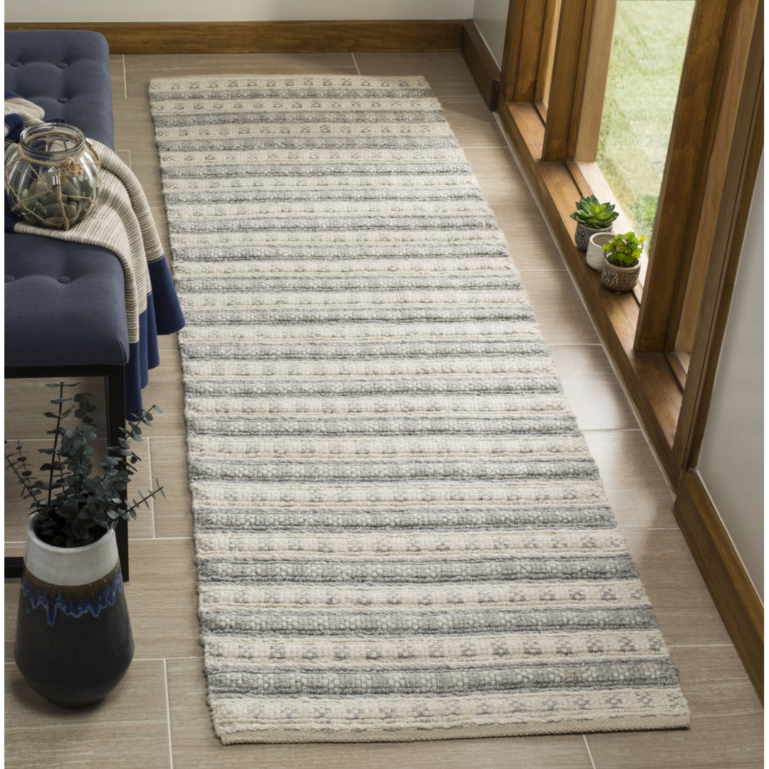 SAFAVIEH Natura NAT403A Handwoven Grey / Ivory Rug Image 2