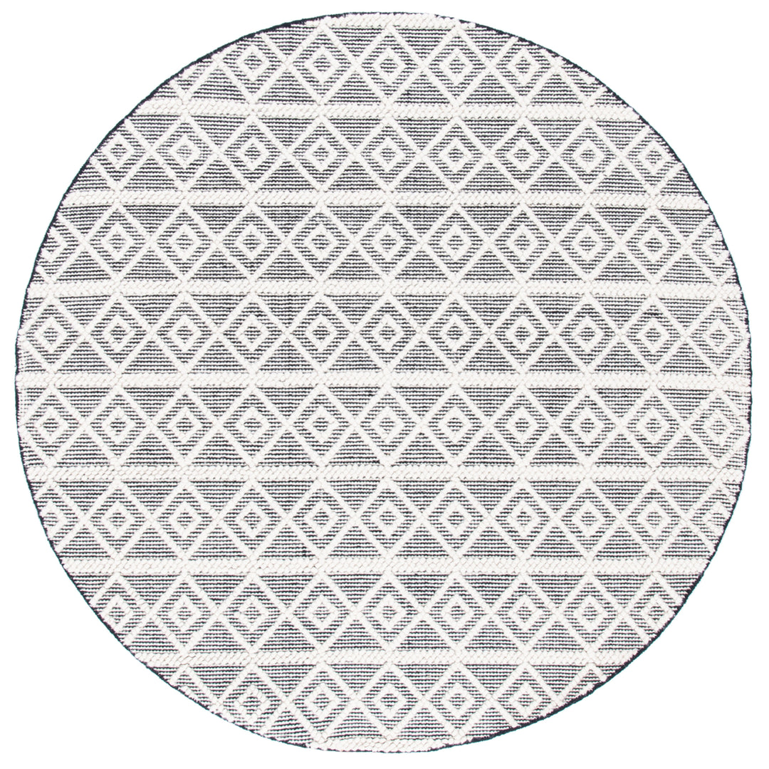 SAFAVIEH Natura NAT477A Handwoven Ivory / Black Rug Image 4