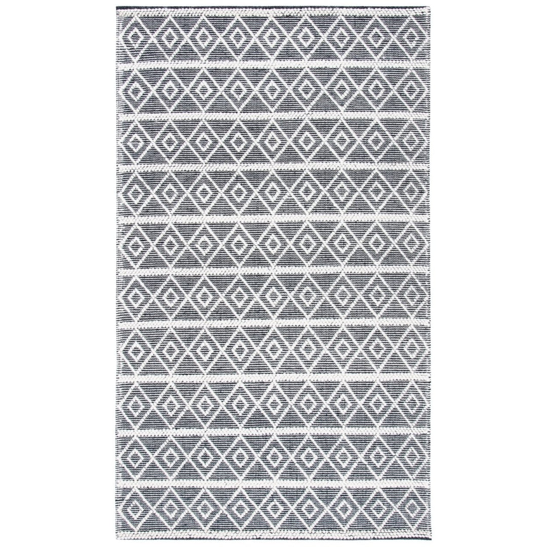 SAFAVIEH Natura NAT477A Handwoven Ivory / Black Rug Image 1