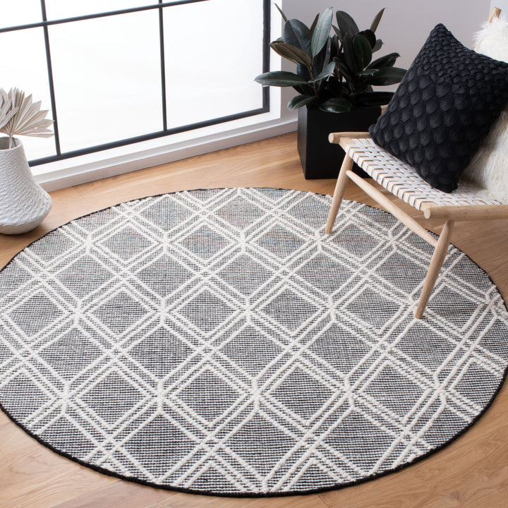 SAFAVIEH Natura NAT478A Handwoven Ivory / Black Rug Image 2