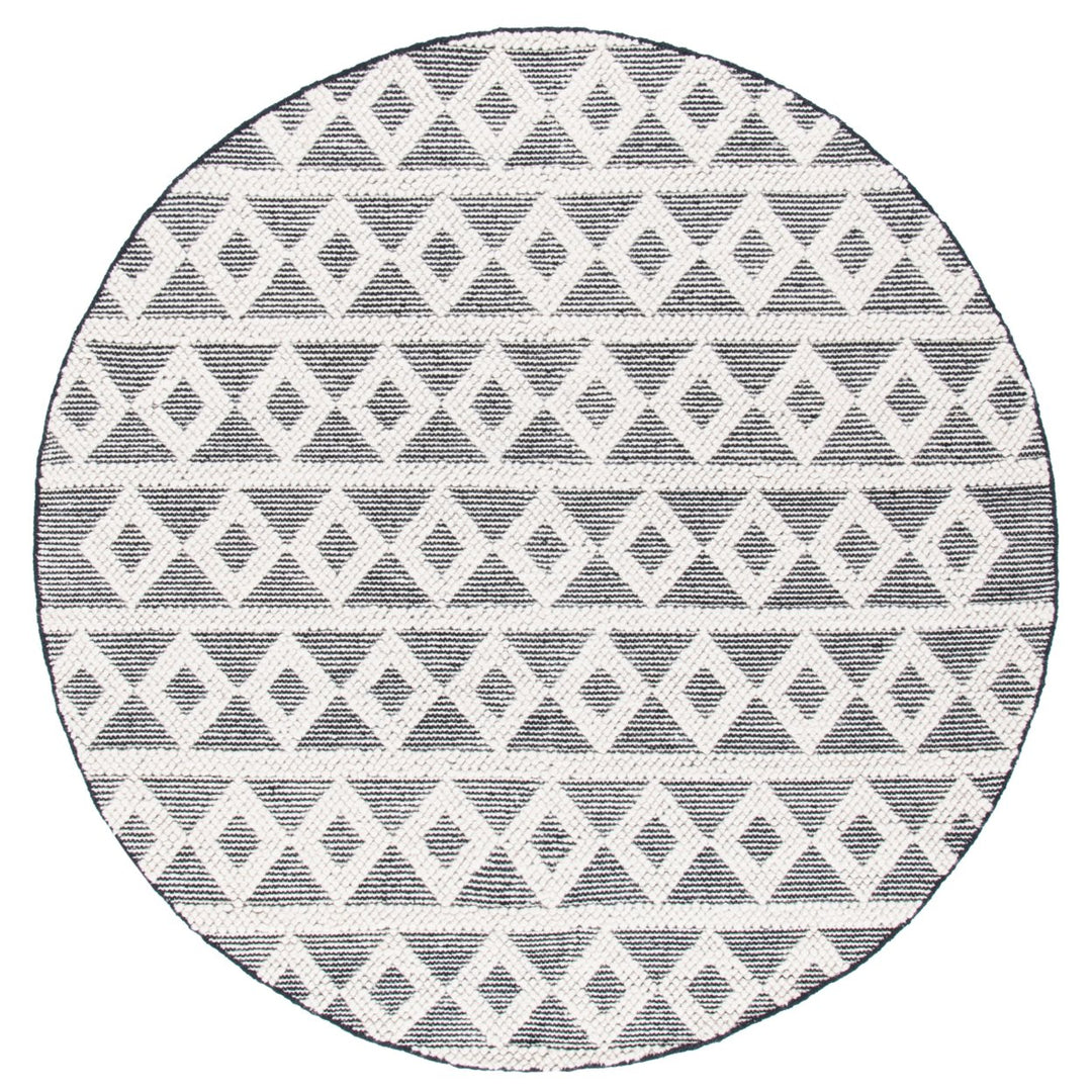 SAFAVIEH Natura NAT479A Handwoven Ivory / Black Rug Image 4