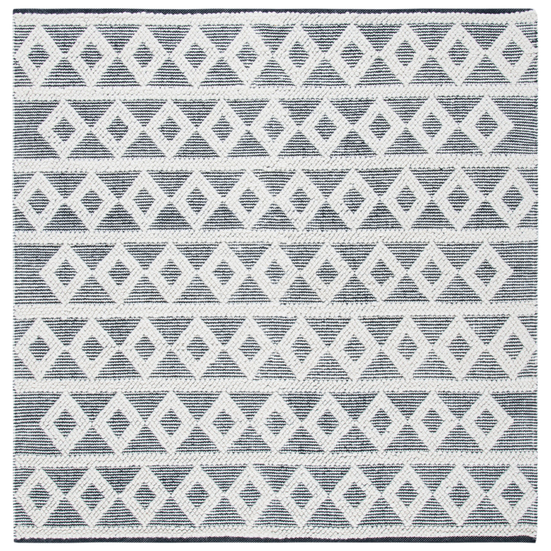 SAFAVIEH Natura NAT479A Handwoven Ivory / Black Rug Image 6