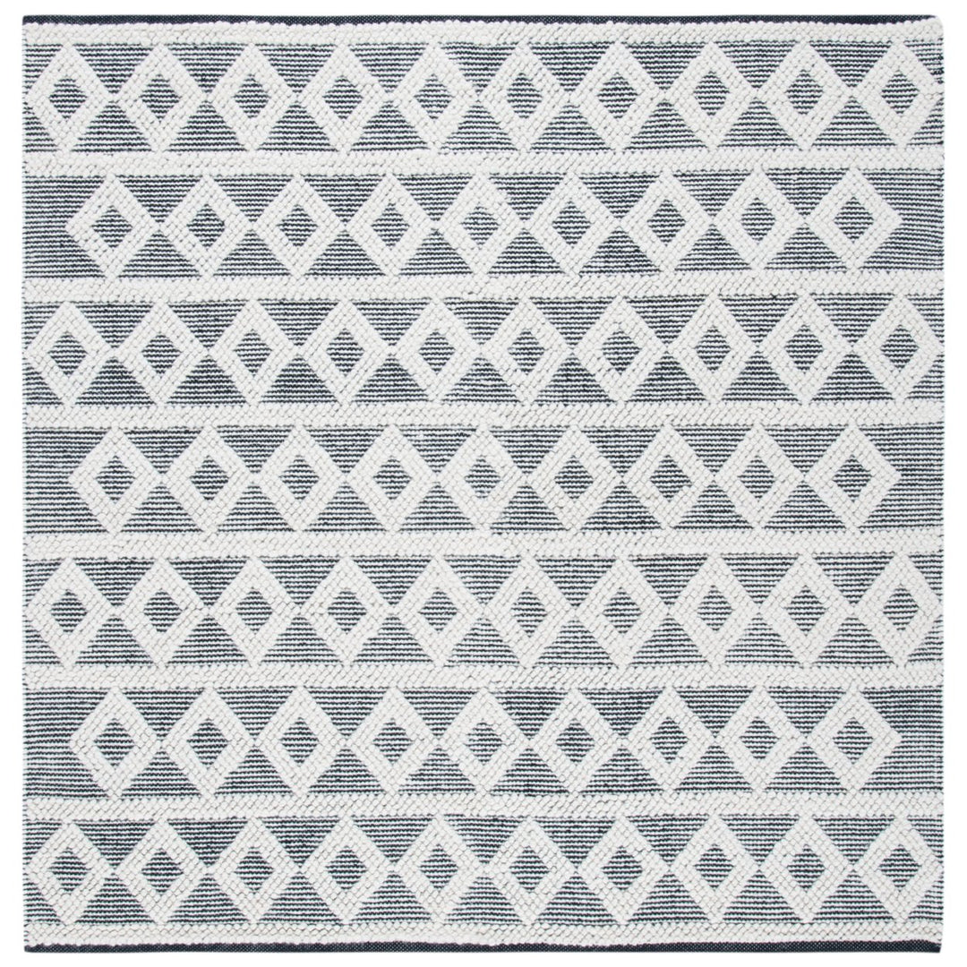 SAFAVIEH Natura NAT479A Handwoven Ivory / Black Rug Image 1