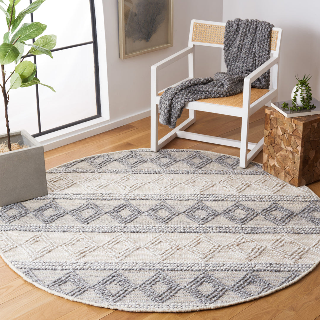 SAFAVIEH Natura NAT343A Handwoven Ivory / Grey Rug Image 2