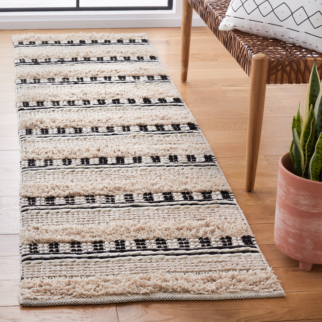 SAFAVIEH Natura NAT651Z Handwoven Beige / Black Rug Image 2