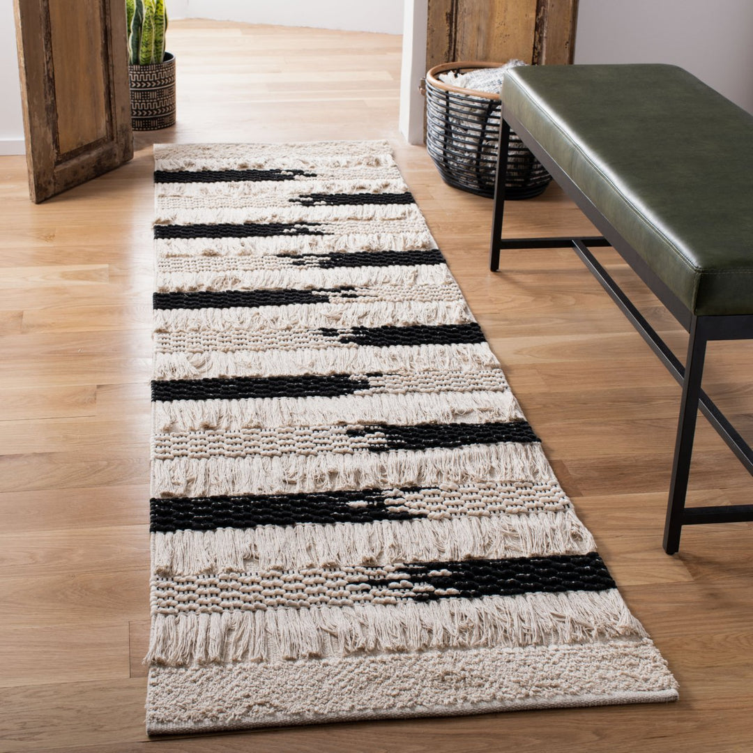 SAFAVIEH Natura NAT655A Handwoven Ivory / Black Rug Image 2