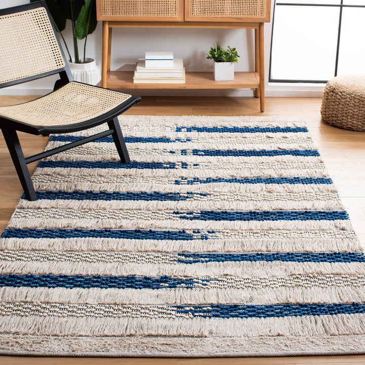 SAFAVIEH Natura NAT655N Handwoven Beige / Navy Rug Image 1