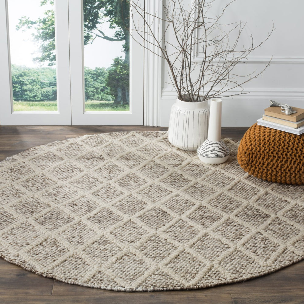 SAFAVIEH Natura NAT711A Handwoven Ivory / Stone Rug Image 2