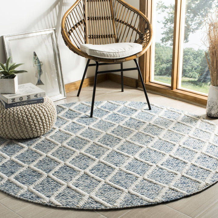 SAFAVIEH Natura NAT711B Handwoven Ivory / Blue Rug Image 8