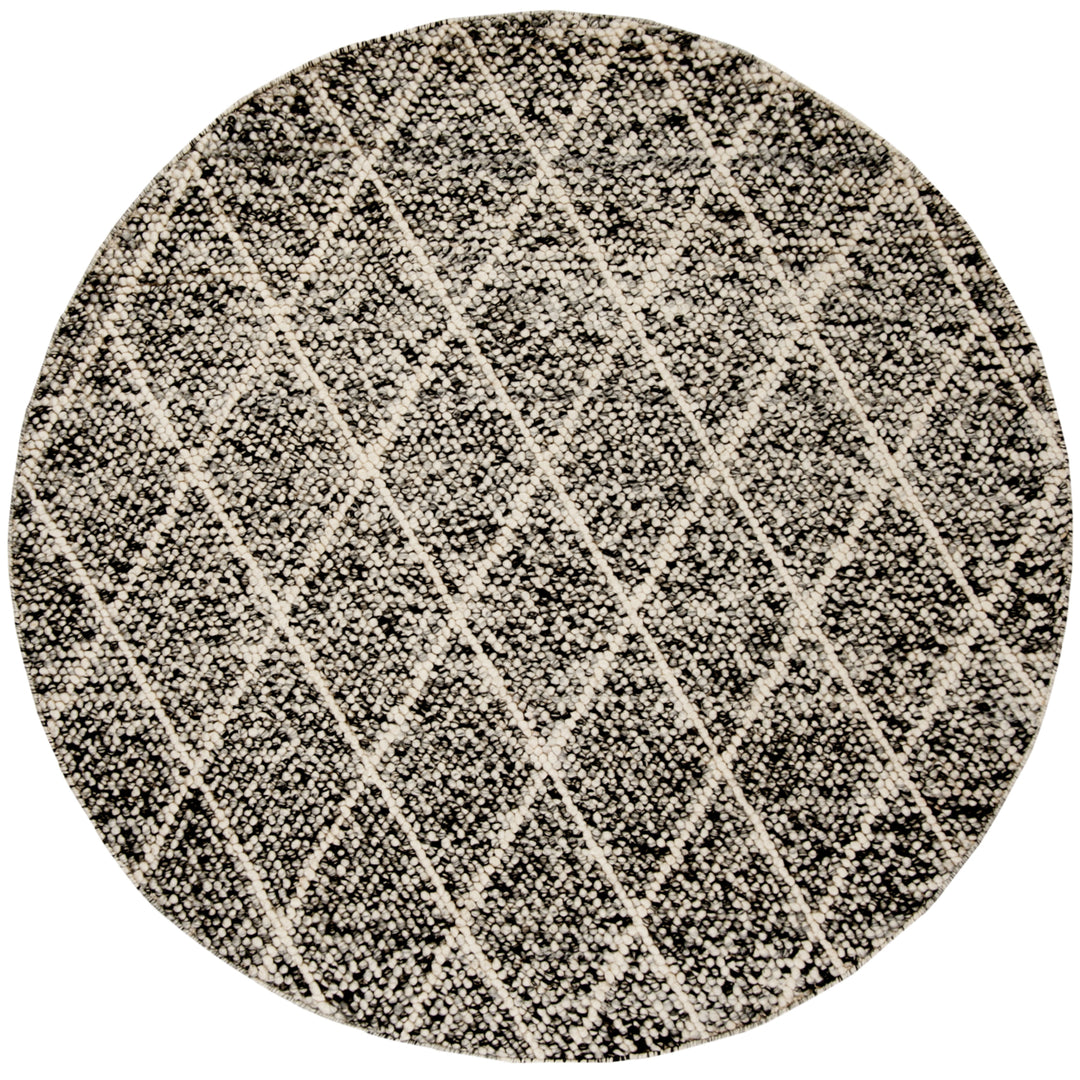 SAFAVIEH Natura NAT712C Handwoven Ivory / Black Rug Image 4